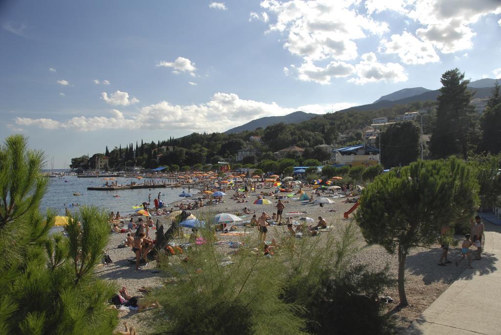 Apartment Sea Garden Ičići Buitenkant foto